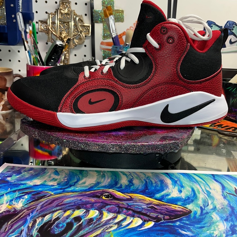 NIKE FLY BY MID 2 BLACK GYM RED nwot brand new just tried on